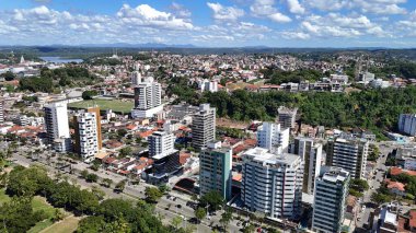 İlheus, Bahia, Brezilya - 18 Temmuz 2024: Bahia 'nın güneyindeki Ilheus şehrinin havadan görünüşü