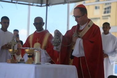 Salvador, Bahia, Brezilya - 2 Nisan 2023: Katolikler Hz. İsa 'nın İsa' nın İsa 'ya giriş tarihi olan Palm Sunday' i kutluyorlar..