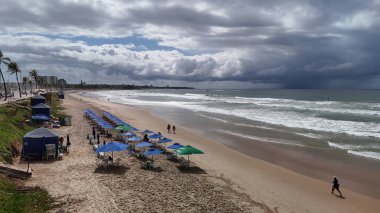 Salvador, Bahia, Brezilya - 23 Eylül 2024: Salvador şehrinin Atlantik kıyılarının hava manzarası