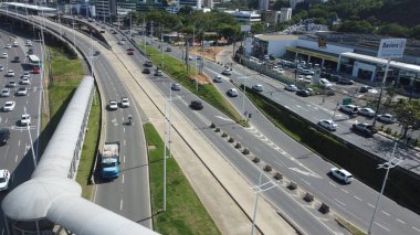 Salvador, Bahia, Brezilya - 24 Mart 2023: Salvador şehrindeki Iguatemi bölgesinin manzarası.