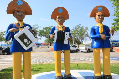 Petrolina, pernambuca, brrazil - Kasım 14, 2024: Pedtrolina şehrinde görülen Trio Nordestino anıtı.