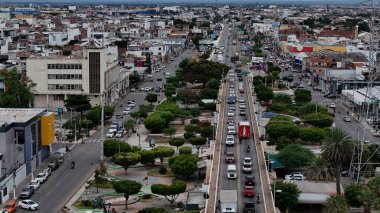 Juazeiro, Bahia, Brezilya - Kasım 14, 2024: Kuzey Bahia 'daki Juazeiro şehrinin hava manzarası.