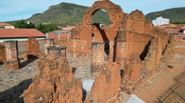 Alma do monte alto, bahia, brrazil - 25 Mayıs 2024: Bahia eyaletindeki Palma do Monte Alto şehrinin havadan görünüşü.