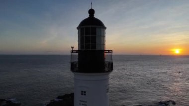 Salvador, Bahia, Brezilya - 2 Aralık 2024: Santo Antonio Kalesi 'nin havadan görünüşü, daha çok Barra Deniz Feneri olarak bilinir..