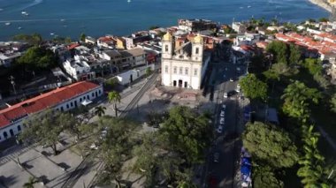 Salvador, Bahia, Brezilya - 5 Aralık 2024: Salvador 'daki Basilica Nosso do Bonfim cephesinin görünüşü.