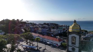 Salvador, Bahia, Brezilya - 5 Aralık 2024: Salvador 'daki Basilica Nosso do Bonfim cephesinin görünüşü.