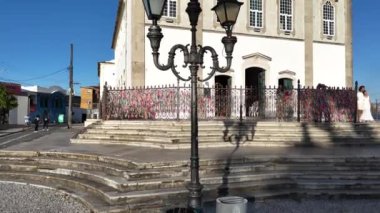 Salvador, Bahia, Brezilya - 5 Aralık 2024: Salvador 'daki Basilica Nosso do Bonfim cephesinin görünüşü.