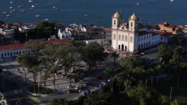 Salvador, Bahia, Brezilya - 5 Aralık 2024: Salvador 'daki Basilica Nosso do Bonfim cephesinin görünüşü.