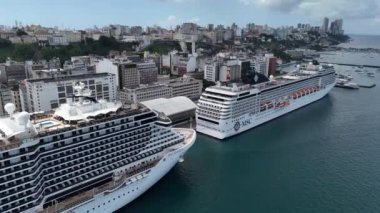 Salvador, Bahia, Brezilya - 22 Ocak 2025: gemi Salvador limanında görüldü..