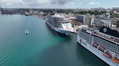 Salvador, Bahia, Brezilya - 22 Ocak 2025: gemi Salvador limanında görüldü..