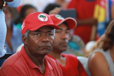 Salvador, Bahia, Brezilya: 16 Aralık 2023: Topraksız İşçi Hareketi (MST) üyeleri Salvador şehrindeki bir kampta görüldü..