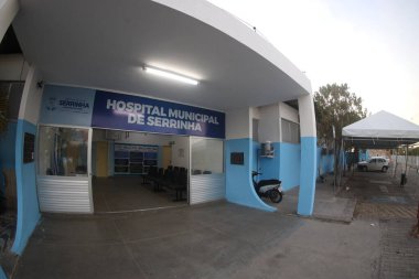 Serrinha, Bahia, Brezilya - 8 Mart 2025: Bahia 'daki Serinha kentindeki bir halk doğum hastanesinde bir koğuş manzarası.