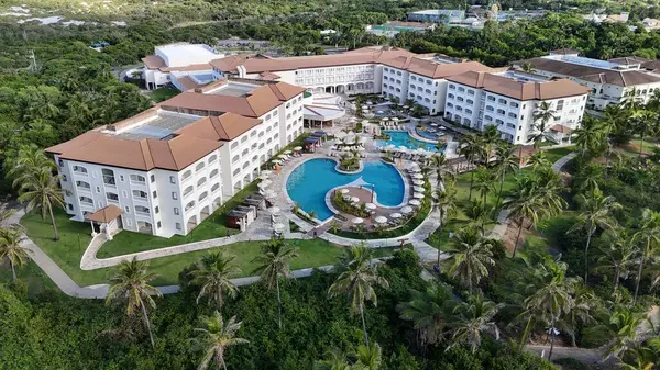 Mata de sao joao, bahia, brrazil - 19 Mart 2025: Bahia 'daki Costa da Sauipe Otel kompleksindeki Sol Grand Premium Oteli
