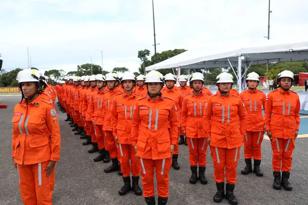 Simoes filho, bahia, brezil- 31 Mart 2025: Bahia 'lı bir grup askeri itfaiyeci Simoes Filho' daki kışlada görüldü..