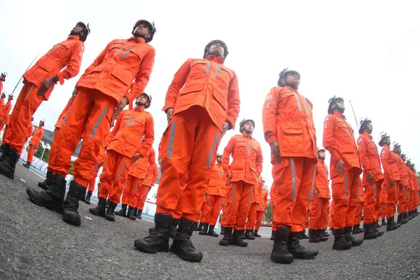 Simoes filho, bahia, brezil- 31 Mart 2025: Bahia 'lı bir grup askeri itfaiyeci Simoes Filho' daki kışlada görüldü..