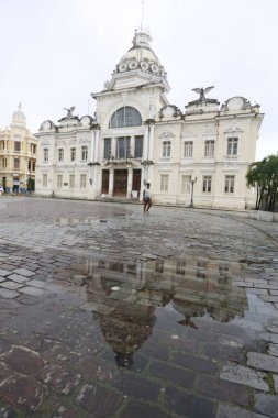Salvador, Bahia, Brezilya - 25 Mayıs 2025: Salvador 'un tarihi merkezinde Rio Branco Sarayı manzarası.