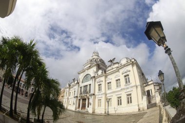 Salvador, Bahia, Brezilya - 25 Mayıs 2025: Salvador 'un tarihi merkezinde Rio Branco Sarayı manzarası.