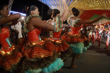 Tanhacu, Bahia, Brezilya - 31 Mayıs 2025: Brezilya 'da Aziz John Günü kutlamalarının tipik bir dansı olan Quadrilha Junina' nın sunumu.