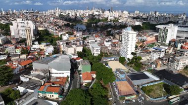 Salvador, Bahia, Brezilya - 11 Nisan 2025: Salvador şehrindeki Brotas mahallesindeki konut manzarası.
