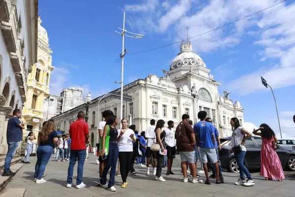 Salvador, Bahia, Brezilya - 25 Mayıs 2025: Salvador 'un tarihi merkezinde Rio Branco Sarayı manzarası.