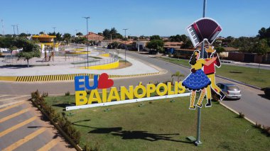 Baianopolis, Bahia, Brezilya - 28 Haziran 2024: Bahia 'nın batısındaki Baianopolis şehrinin havadan görünüşü