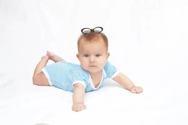 Мила Дитина Маленькими Окулярами — стокове фото