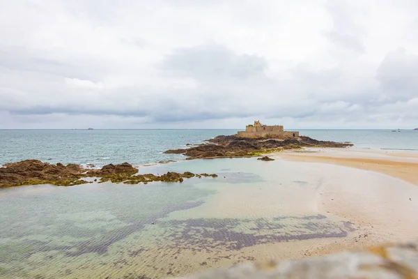 Saint Malo Fransa Yüzyıldan Kalma Büyük Bir Granit Kale Inşa — Stok fotoğraf