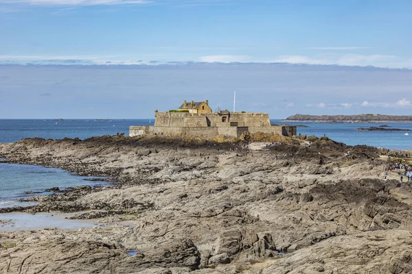 Fort National Rozległa Xvii Wieczna Granitowa Twierdza Zbudowana Saint Malo — Zdjęcie stockowe