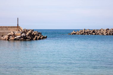 Körfezden çıkan yapay isthmus 'un yakın çekimi.