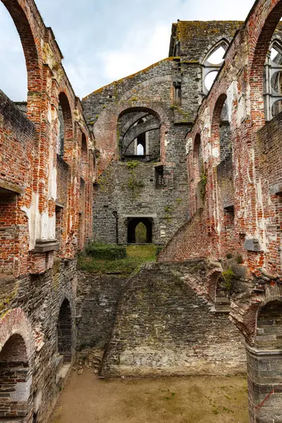 Villers Abbey harabeleri Belçika 'da bulunan eski manastır.