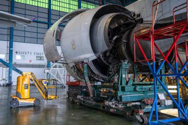 Gaz türbini motoru bir uçak endüstrisinin elektrik santralidir. Petrol ve gaz endüstrisi teknolojisinde de kullanılır. Fan kompresörü yanması ve türbin bölümünden oluşur..