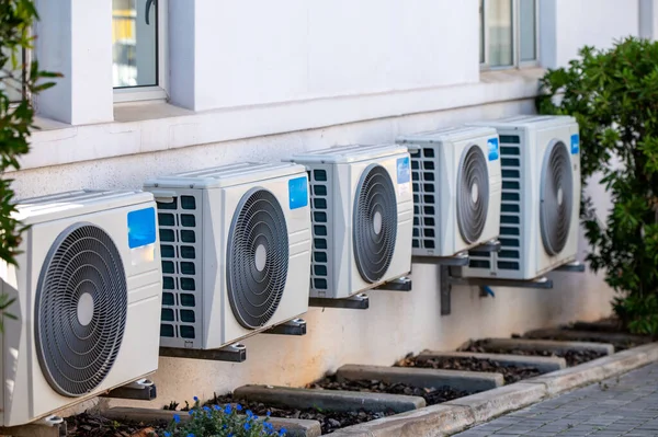 Légkondicionálók Csoportjának Közeli Felvétele — Stock Fotó