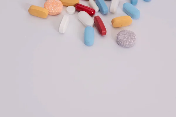 Capsules Pillen Geïsoleerd Tegen Witte Achtergrond — Stockfoto