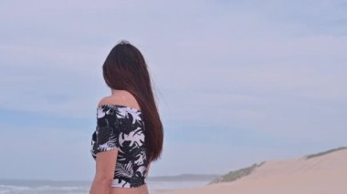 Çiftin yakın çekimleri açık havada yapılıyor.