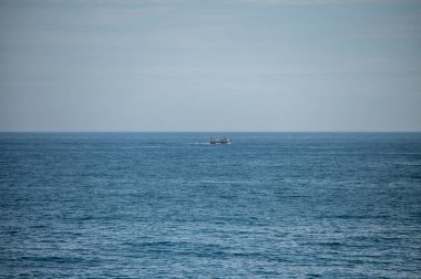 Okyanusta hız teknesi görüldü.