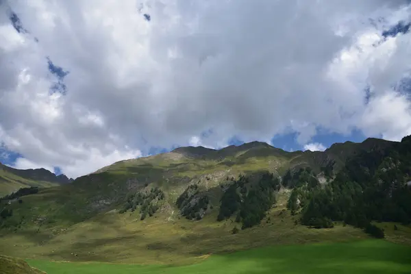 Die Berge Des Oberen Tales Von Vals Erinnern Mit Der — Stockfoto