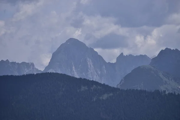 Скалистый Массив Горы Перальба Высотой 2694 Метра Самая Высокая Гора — стоковое фото