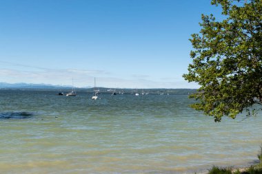 Bavyera 'da Ammersee Gölü, Almanya Yazın