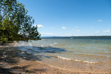 Bavyera 'da Ammersee Gölü, Almanya Yazın