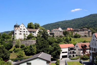 Oberstadt (Yukarı Şehir), Avusturya 'nın Bregenz kentinde yaz mevsiminde Constance Gölü üzerine