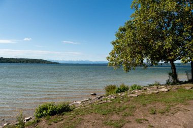 Bavyera 'da Ammersee Gölü, Almanya Yazın