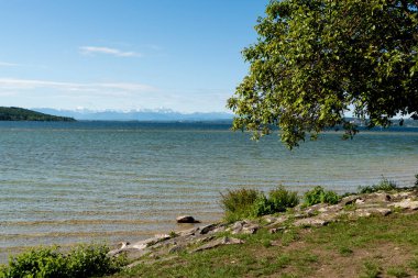 Bavyera 'da Ammersee Gölü, Almanya Yazın