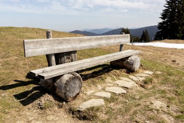 İlkbaharda Almanya 'nın Bavyera kentindeki Rechelberg dağının zirve hattında.