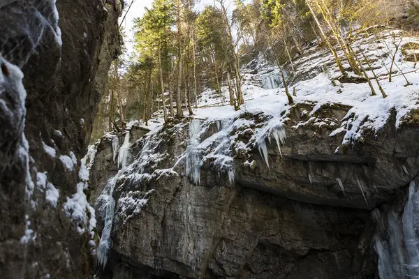 Partnachklamm ya da Partnach kışın Bavyera, Almanca