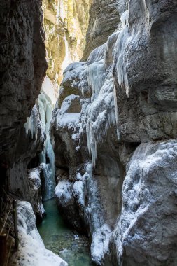 Partnachklamm ya da Partnach kışın Bavyera, Almanca