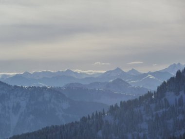 Brecherspitze dağında dağ yürüyüşü Kışın, Bavyera, Almanya
