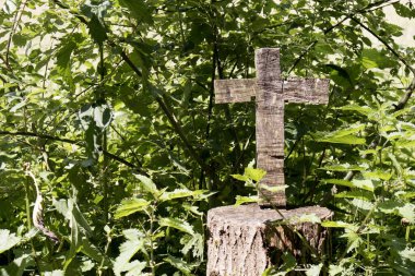 St. James, Bavyera, Almanya 'nın Münih Yolu' nda tahta haç