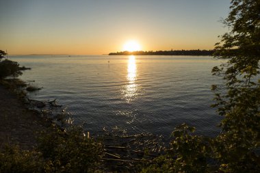 Bodensee Gölü 'nde gün batımı, Lindau Limanı, Bavyera, Almanya