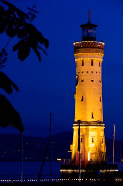 Constance Gölü kıyısında Lindau Limanı, Almanya, Bavyera, yaz mevsiminde