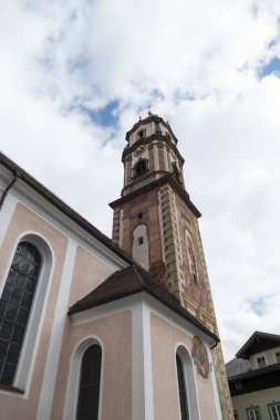 St. James Isar Loisach Tiroler Inn 'in Yolu' ndaki Peter ve Paul Kilisesi, Mittenwald, Bavyera, Almanya